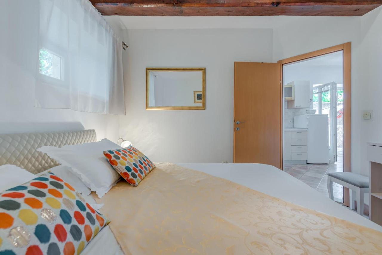 Apartments Obala Bol Extérieur photo