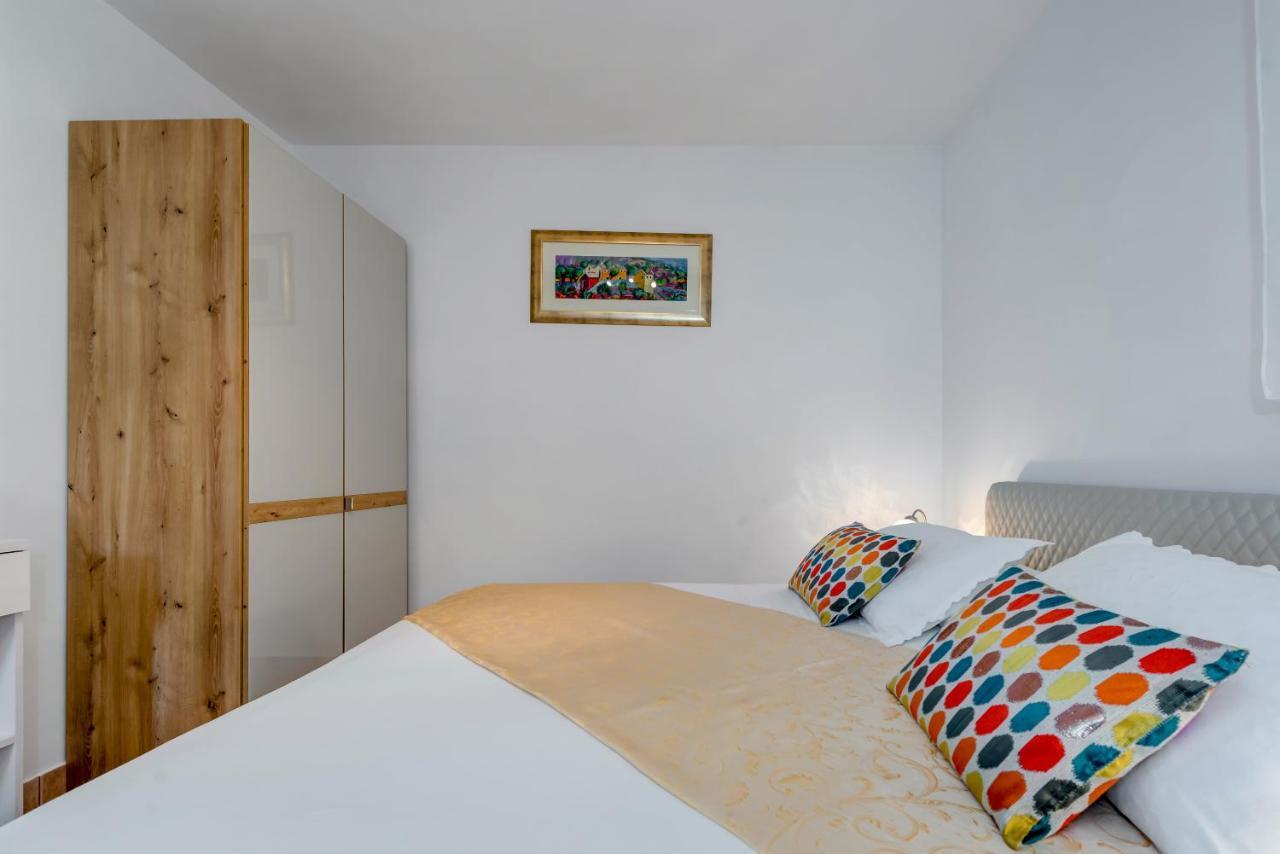 Apartments Obala Bol Extérieur photo